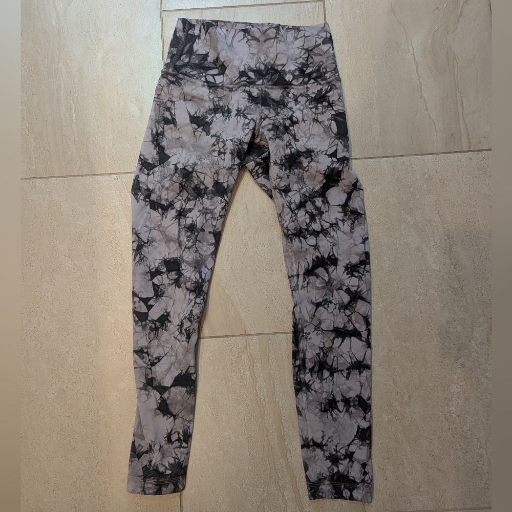 Lululemon Wunder Under High Rise Train 28"